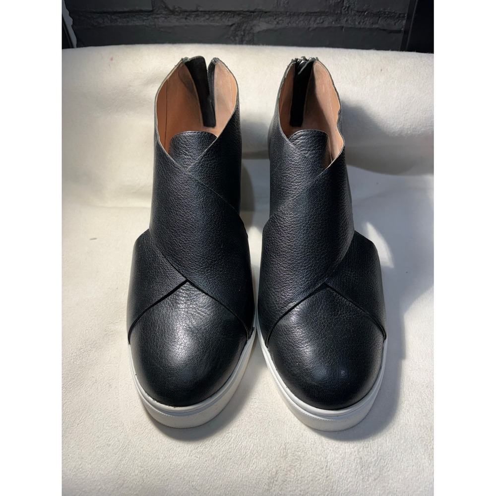 Linea Paolo Wedge Sneakers Women 10M Black Felicia Leather Cutout Rear Zip Shoes